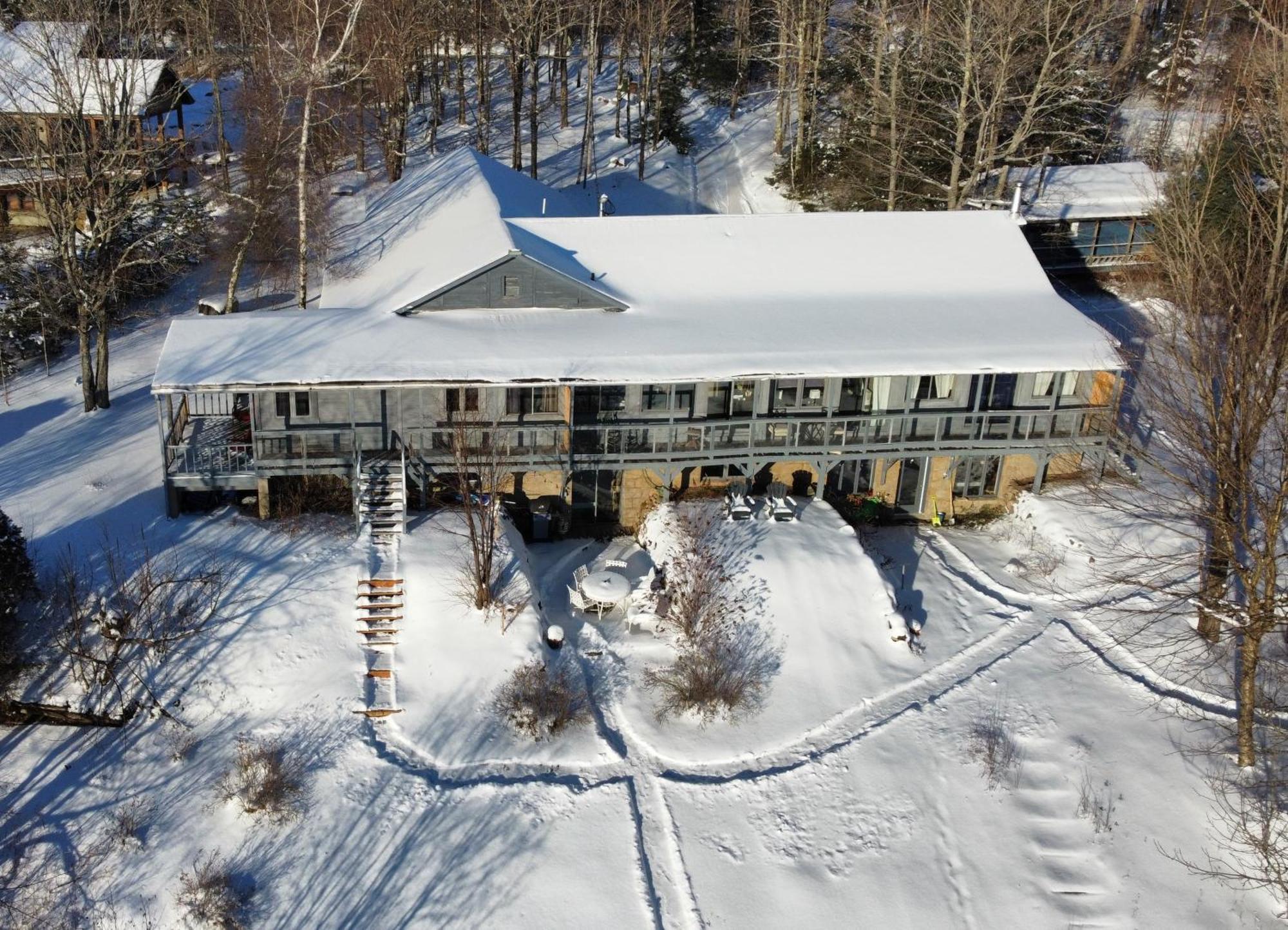 Le Lodge Du Lac Saint-Faustin Exterior foto